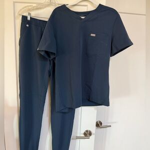 Men’s Figs Scrubs set
